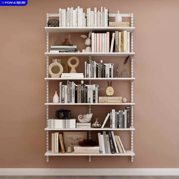 رف كتب أبيض بسيط يمكن تثبيته على الحائط . Simple white wall-mounted bookshelf