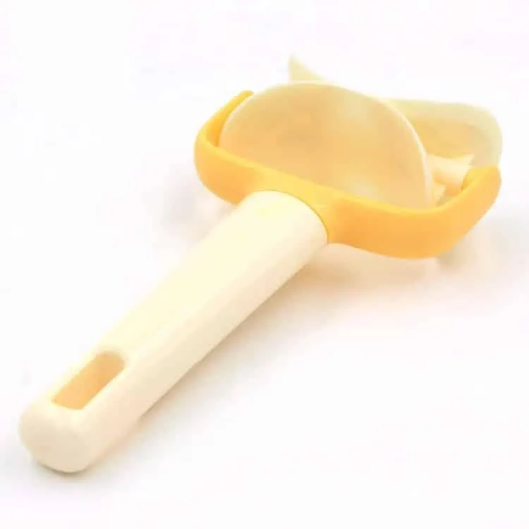 Useful Handy Eco-Friendly Plastic Dough Cutting Tool